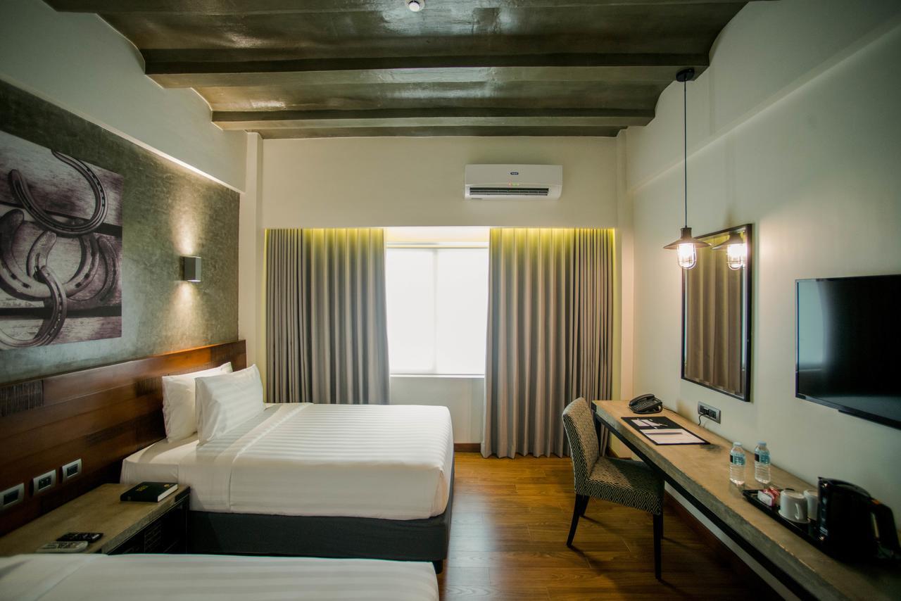 Double M Hotel Valencia  Exteriör bild